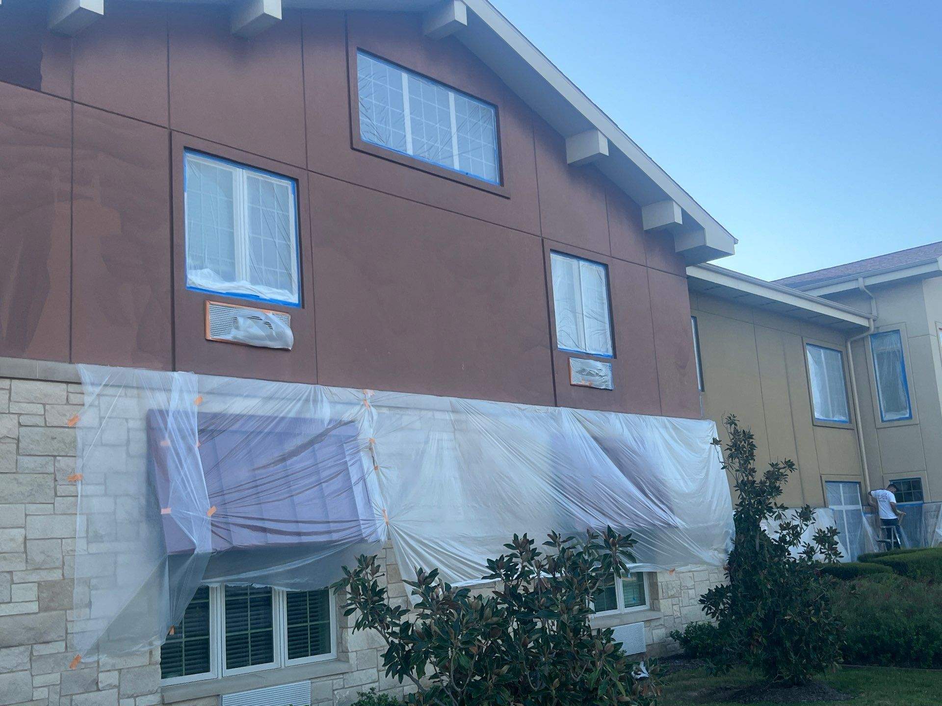 painting the building facade